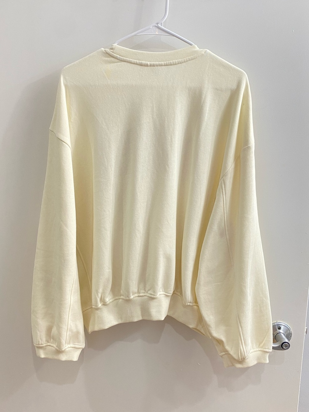 Wicked Movie Glittering Stars Cream Graphic Sweatshirt Size Medium Cozy - Picture 3 of 8